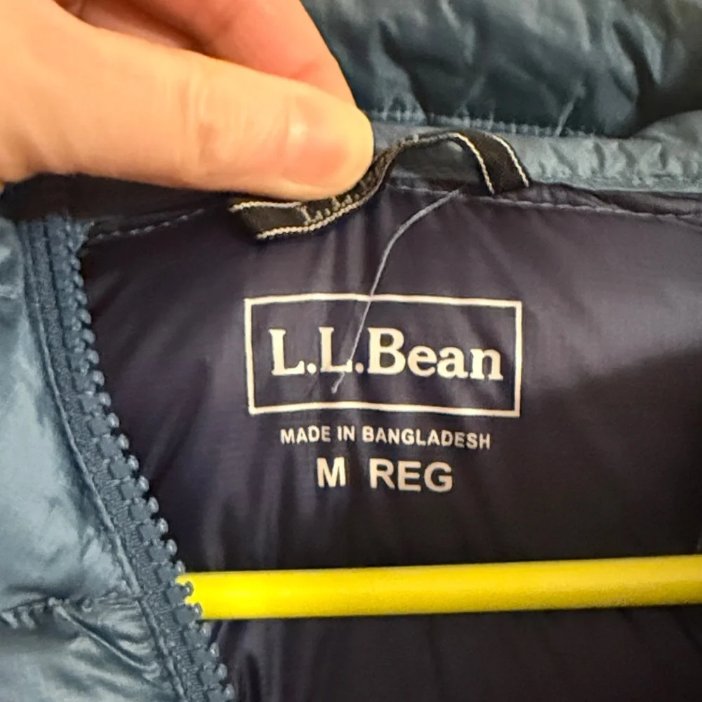 L.L. Bean Blue Puffer Jacket - Picture 2 of 3